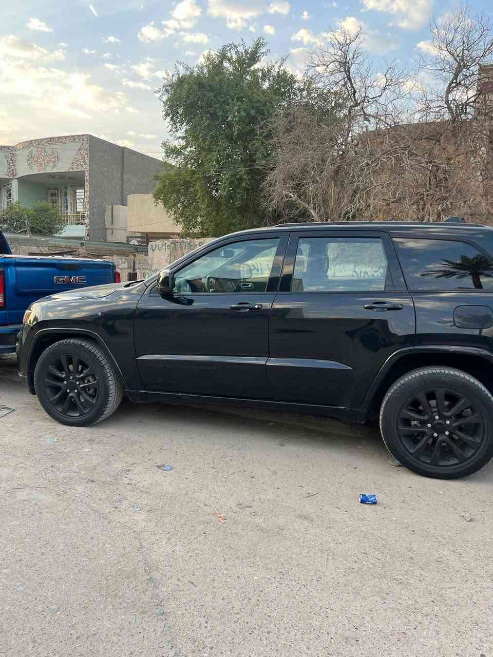 سلام عليكم جيب موديل 2020للبيع بيهه تلث قطع صبغ بنيد وجاملغات الايمن تحويل مباشر السعر 208 
***********
