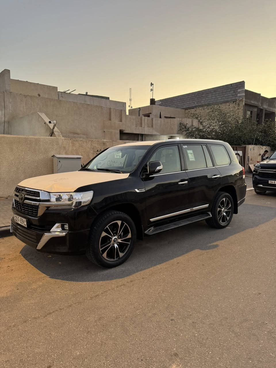 للبيع لاند كروز2017كاز VXSفول للأخير رقم أربيل  داخل قرميدي بيها بارد قليل محرك كاز للبيع او مراوس السعر 430مكاني بصرة الاستفسار على رقم ***********
