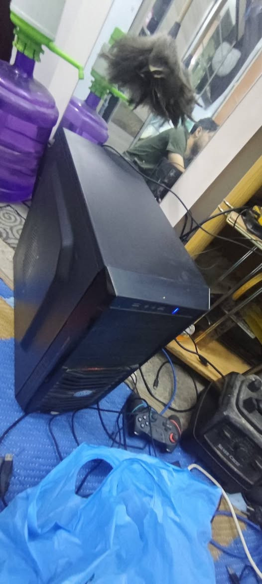 كيس للبيعi7
i7 7700 processor 
رامات     24gb _سرعه 2600 وثاني 2400
هارد m.2 nvm        126
كارت1660 super
 هارد ثانيm.2 nvm 256
هارد ثالث ssd 256
 بور سبلاي 550 كول ماستر 
الكيس مراوح 4 كول ماستر 
والمعالج يحتوي تبريد كول ماستر
للمراوس باحدث وانطي فرق او بيع 500

*********** متو اجد ع وات ساب ايضا

