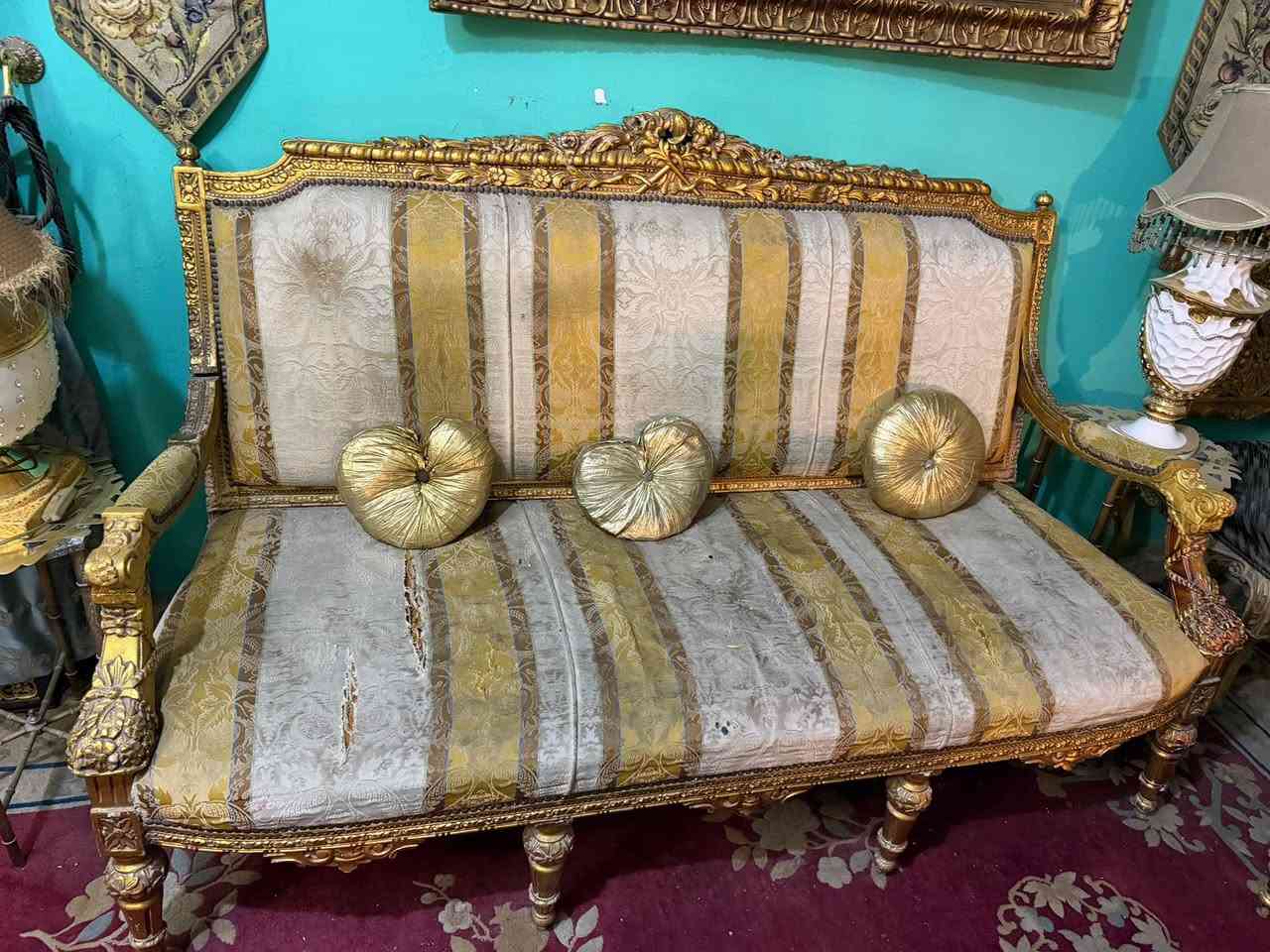 السلام عليكم
تخم للبيع كامل مع الطبلات والبردات والزوليه 
طبله كبيره وسطيه مرمر واثنين طبلات مربعه خشب
السعر ٢٠٠
العنوان بغداد الغزاليه
للاستفسار ***********
