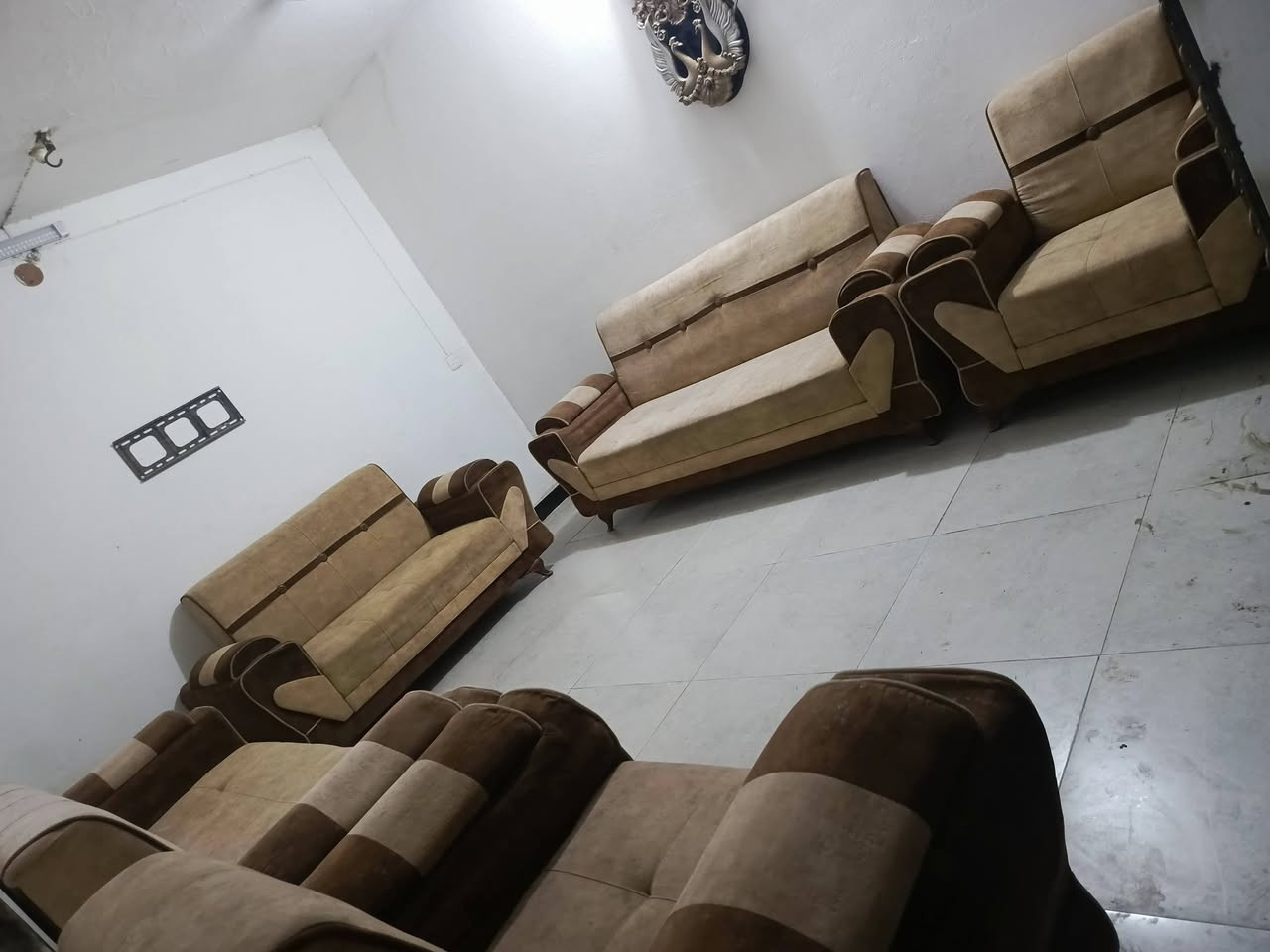 ياالله
تخم تسگام مابي اي ضرر

10 مقاعد

سعره 325 وبي مجال

‏‪***********‬‏
