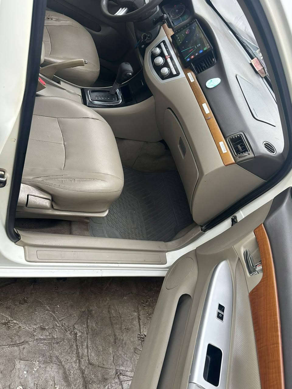 ليفان ٢٠١٢ابلاديه فقط دواير اوتوماتيك ياباني حديث صدر خلفي امامي جديد تخم تاير بالنايلون لايت زنون كامره خلفي تدفه تبريد شغال ريمونت السعر ٥٣ مكاني بغداد الشعب ***********
