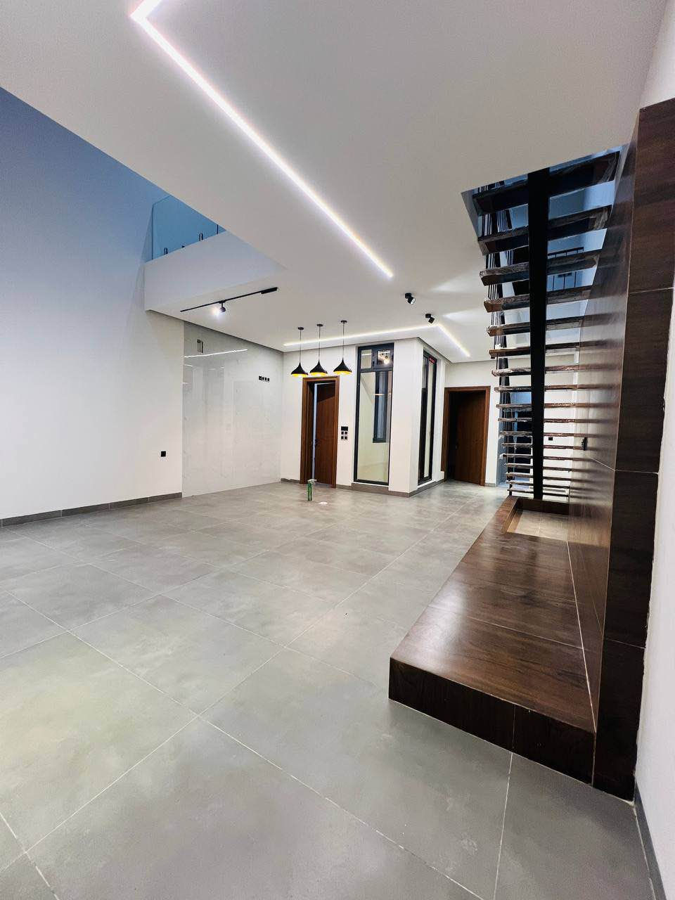 🏠.دار طابو صرف لبيع موقع مميز  فول الفول تسليم مفتاح 📍 🏠

. ((((🏢🏢🏢🏢 🧿🧿🧿)))) ⭕

الموقع/ حي الامام قريب من شارع 60 شارع الشهد لتقسيط 📍📍

 
المساحـــة الكليه / 130 م  

التفاصيل // الطابق الأرضي  غرفة نوم صاله مطبخ حار بارد  صحيات هول 

الطابق الثاني // غرفتين نوم صحيات بيتونه 
 

السعر :  ***********  محمد الجنابي المدهش للعقارات

 
 
  شوارع نظاميه  تتوافر كافة الخدمات ماء كهرباء تبليط 

للمزيـــــد من الاستفســــــار مراسلــة الصفحــة او زيارة #شركة المدهش للعقارات والمقاولات 📍📍 
الكائن في الحلــــة - شــــــــارع بغداد قرب مدينة العاب المدهش فرع مطعم ابو صفاء الاول فرع الجسر المشاة  او الاتصــــــال علــــى

 ☎️***********_*********** ☎️
 متوفــــــر واتساب
💢لمــــــن يــــــرغب فــــــي عــــــرض عقاره طابــــــو صــــــرف او زراعــــــي او تجــــــاري يرجــــــى مراســــــلتنا 💢
#شركة _المدهش للعقارات والمقاولات حلة, بابل
