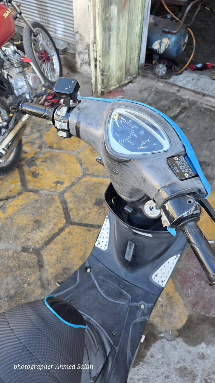 ماكس عدلة ابلادية مكينة ٤٩ ما مفتوحة
موديل 2006 الدراجة ختم واحد وية المكية بس الكفرات مو اصلية مال اربع ولفات مصبوغات ومضروبات جيلاتين فول 
والشيال لون سمائي والبلادي مالتهة موجود 
و كلجات رياضي مالوسي  لستفسار 
والكشن مغلف كامل 
***********
***********
