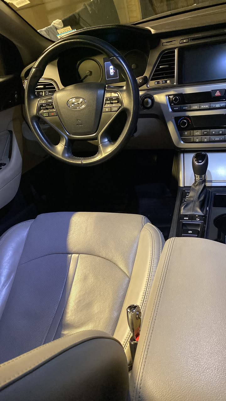 للبيع سوناتا 2017 كلين تايتل وارد امريكي
سيارة مكفولة من الصبغ والتعديل حيل جديدة 
كير مكينة مكفول
بصميتين بيها كتلوكات 
لاستفسار اتصل***********
