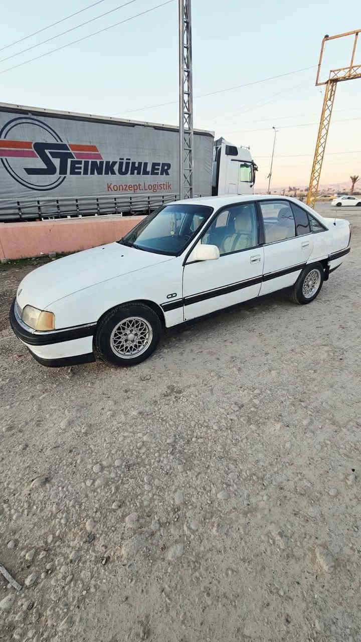 سياره اوميكه حجم  20موديل1993 كير ومحرك شرط كير  توماتيك سنويه جديد هزه جديد طخم تاير باتري جدي بدون صبغ فقط دائر واحد مصلح سياره وضع شركه سياره بسمي***********/ وتس اب
زين ***********
