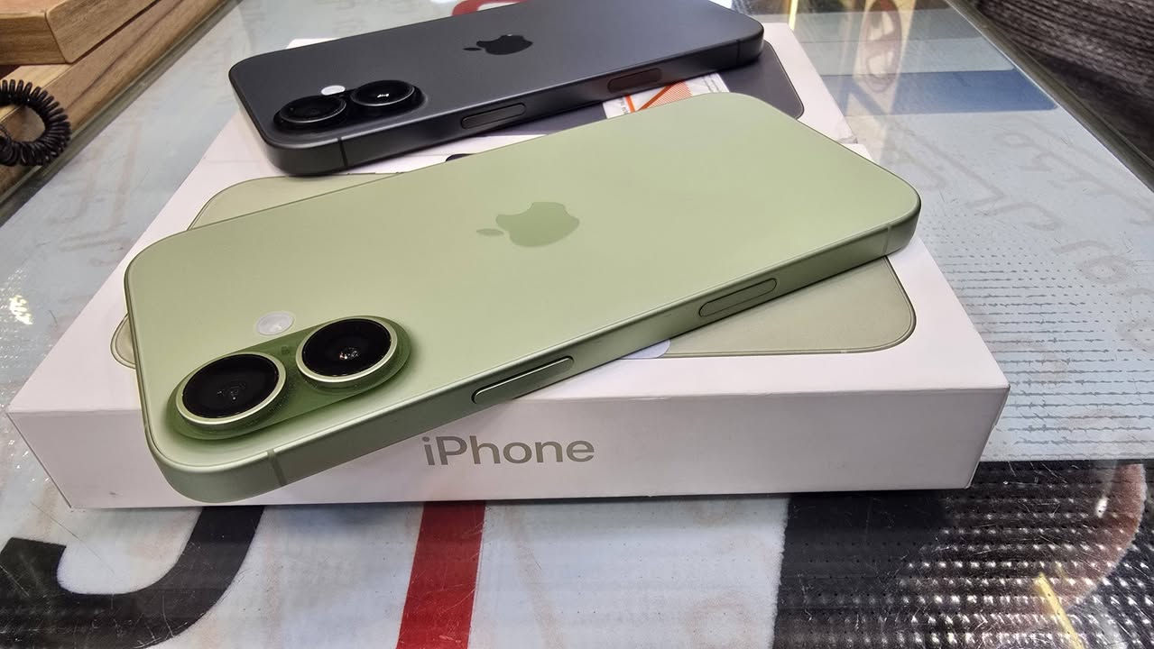 بيع شراء مراوس
17عادي ذاكره 256 خطين لون أخضر عدد دورات شحن 25

17عادي ذاكره 256 شريحه الكترونيه لون اسود عدد دورات شحن 26

ديوانيه شارع المصورين مكتب رويال للاتصالات قرب مصور سومر 
رقمي للاستفسار ***********
