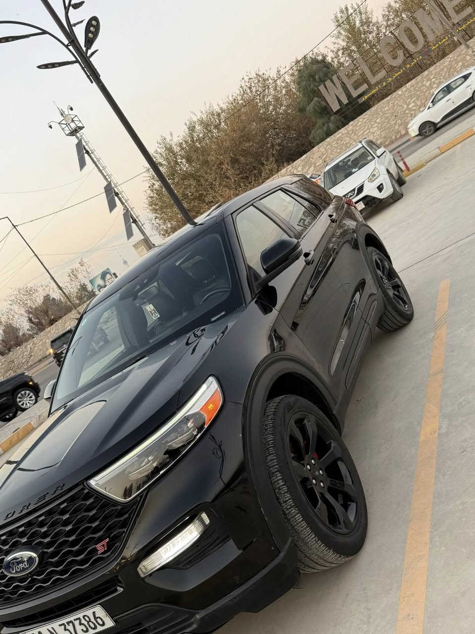 ‎بسم الله
‎‏                         Ford Explorer ST 🇺🇸🚀 الوحش الامريكي 

‎فول فول مواصفات

‎ للبيع فقط بدون مراوس

‎مكان السيارة :- بغداد / الكرادة 

‎الموديل :- 2022 

‎اللون :- اسود

‎المحرك :- V6 3.0L Twin Turbo 🚀 400HP

🔴 كزوز وصوت رياضي ‎🔴
العداد :-47 الف كم وليس ميل قابل للزيادة

‎الضرر :- بنيد صبغ +جاملغات اماميه للجماليه بدون دواخل ارباك ستيرن + برده مرجع بلادي  
سستم كامل حادثها كلش 
         خفيف الحادث ورقم الشاصي مرفق مع المنشور 

‎المواصفات : 

‎بصمة تشغيل

‎بصمة ابواب

‎5 كاميرات 360 درجة 

‎تشغيل عن بعد (Remote Start)

‎صندوق شفط كهربائي 

‎فتحة سقف (بانوراما)

‎دفع رباعي 4✖️4 

‎ تحكم وضعيات القيادة (Drive Modes)
7 وضعيات قيادة
‎شاحن هاتف لاسلكي 

‎رادارات امامي + خلفي + جانبي 

‎بردات خلفية بلادي
انارة جوه المري الجانبي بالاحمر ST بلادي

‎استيرن تدفئة 

‎ستيرن كهرباء 

‎شفتات+تحكمات استيرن 
 
‎كشنات جلد

‎كشنات خزن ميموري

‎كشنات تدفئة+تبريد

‎سستم سماعات Bang&Olufsen

‎هاند بريك بصمة

‎اوتو ستارت Auto Start

‎اوتو ستوب Auto Stop

‎شاشة دشبول ديجيتال 7 خلفيات 

‎حساسات امامية+خلفية

‎:-  وبعد بيها مواصفات المعروفة

‎ :- كير ومحرك وصدر وكهربائيات كله بشرط 

‎ملاحظة :- السيارة رقم بغداد تحويل مباشر 

🔴 غير متواجد فيس 🔴

‎للاستفسار اتصل :-  ***********
