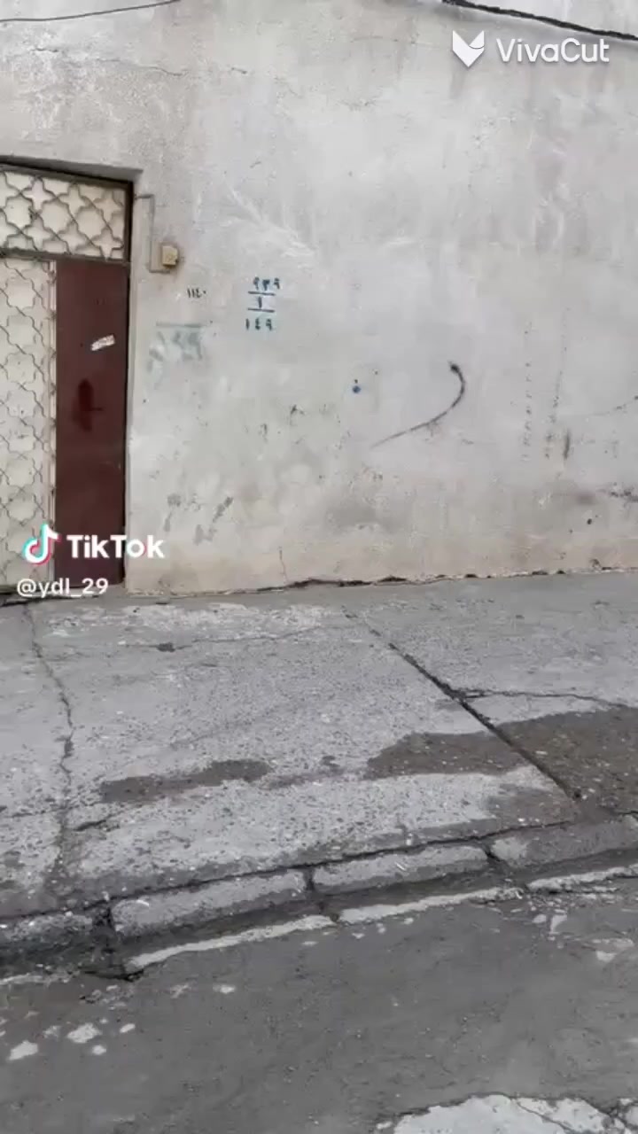 سلام عليكم دار للبيع صناعه القديمه ركن مساحه 182 واجه
12 عمق 15 الدار بحساب ارض الدار شرقي يتكون الدار من 5 غرف نوم سعر الدار 85 مليون
للاستفسار الاتصال علا الارقام المذكوره
***********
***********
