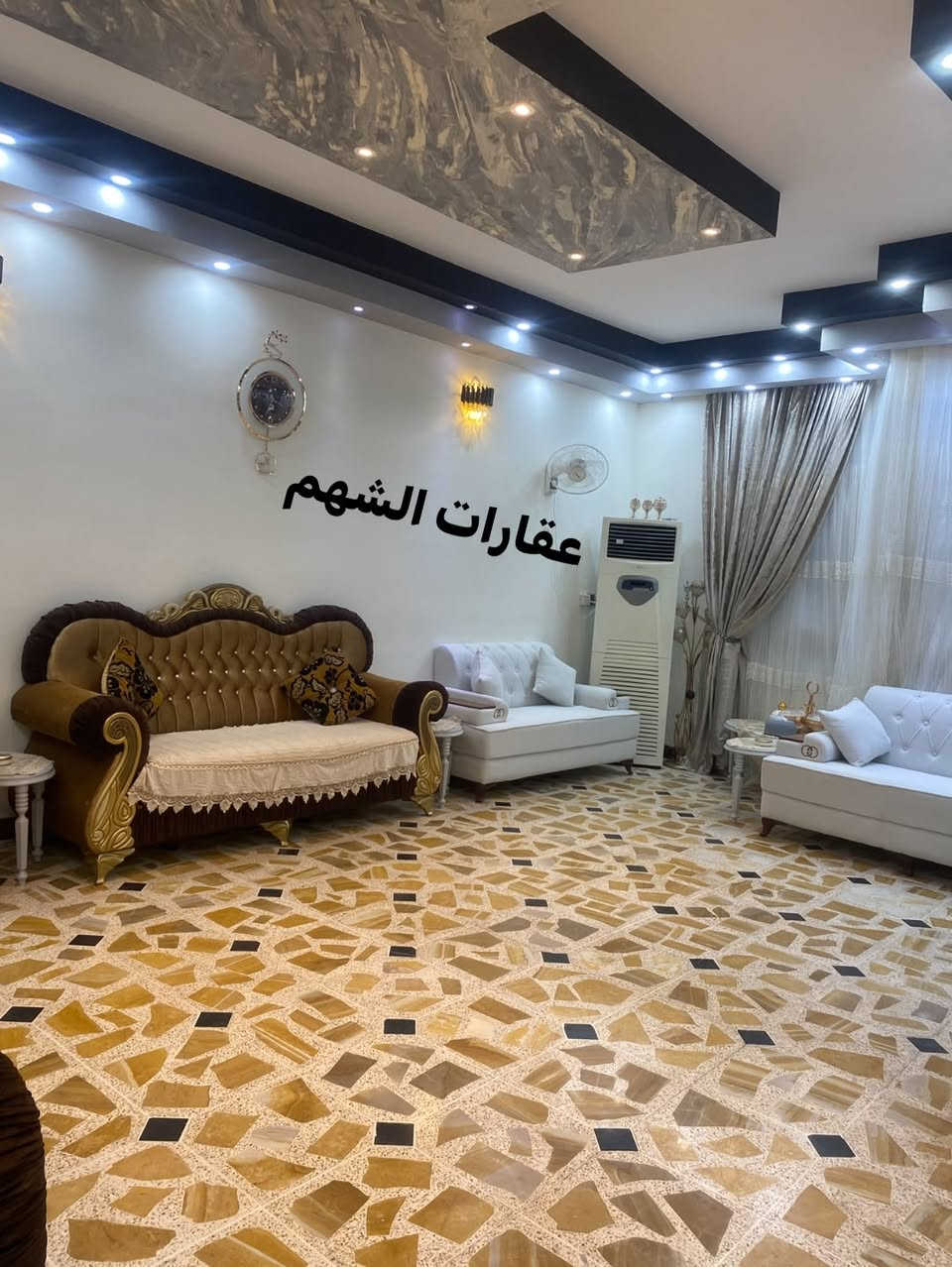دار للبيع حي الجامعة قرب مستشفى دكتور جمال المساحة (250) يتكون من 4 غرف للاستفسار ***********
