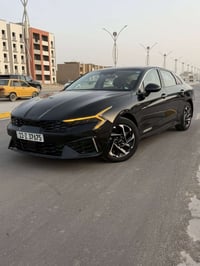 للبيع K5 موديل 2024 رقم بغداد نگليزي  حادثه كلش خفيف بنيد ومبدل وكاله ...