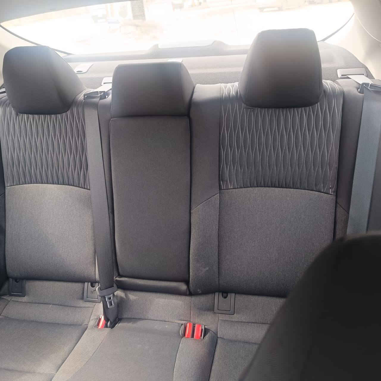 سيارة كامري موديل 25  هايبرد ابيض وارد أمريكي ماشية 1260 ميل فقط ضرر فقط الدعامية الخلفية كامل مواصفات باستثناء فتحة السقف 
***********
00971507871800  واتس اب
