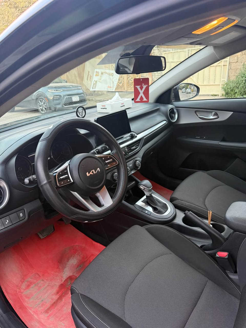 سلام عليكم كيه فورتي وارد امريكي سياره جديده جداً ماشيه 33 الف سياره سياقه اليه تحكم مقود نقط عمياء ابل كار بلي فول عده فتحه وبصمه حادث سياره بنيد سطحي سياره بعده جديده السعر 142 وبيه مجال  
رقم هاتف *********** بغداد, العراق
