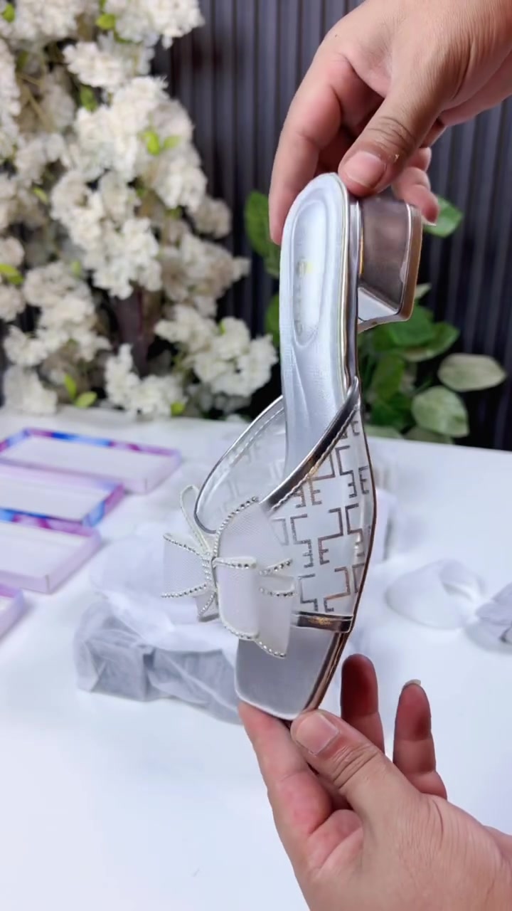 ⁨ ⁨ ⁨ شحاطة تجنن كعب 3 سم ♥️ 

 السعر 11 الف 🔥 

القياسات 37.38.39.40.41

‏‎❇️ متوفرة خدمة توصيل 🚕 لجميع المحافظات ❇️

للحجز والاستفسار 
عن طريق الواتساب 📲 
‏‎
 *********** 
***********

🥳العنوان : نجف حي النصر شارع الاطفائيه 🥳
‏‎أوقات العمل من 12 ضهراً الى 9 مساءً⁩⁩⁩⁩⁩⁩⁩⁩⁩⁩⁩⁩⁩⁩⁩⁩⁩⁩⁩⁩⁩⁩⁩⁩⁩⁩⁩⁩⁩⁩⁩⁩⁩
