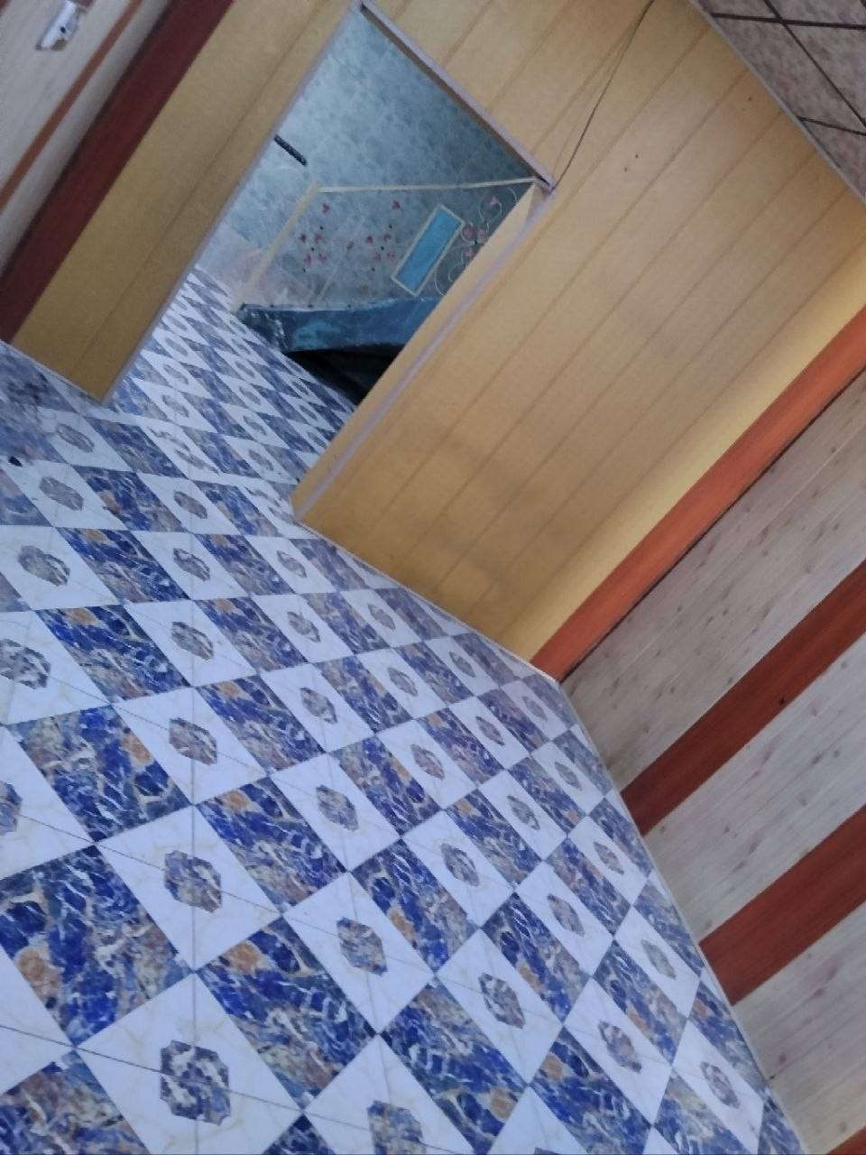 دار للايجار في حي الجامعه القبلة قرب مستشفى طفل قاطين سعر 750 ثلاث غرف وصاله ومطبخ وهول وكراج ***********
