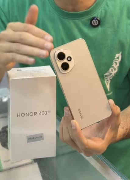 السلام عليكم
اخوان هونر 400 5G
ذاكره 512
السعر 400 الف
***********
