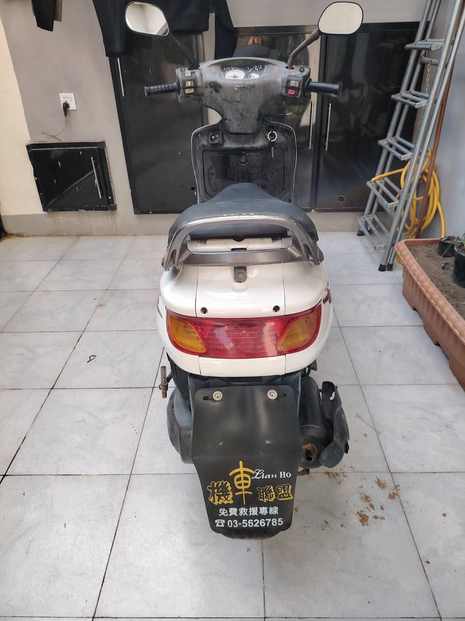 للبيع فراشه حاويه كلهه بلاديه سوادات جارده مكينه ناعمه شلعه فول كهربائيات كلهه شغاله سلف هندر كامله علفحص السعر425اي استفسار ***********عنواني نجف موجود واتساب
