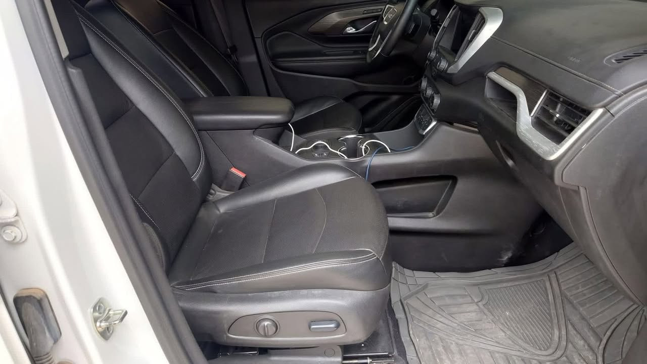 تيران 2022 فول للأخير كلشي موضح بالصور بيه حادث جاملغ صفحة السائق
مكفوله مكينه گير دواخل السياره ماتصرف عليه الف دينار جاهزه من كلشي 
مكان السياره ميسان 
سنويه وارقام جديده 
***********
***********
والي عنده اي استفسار خاص مفتوح يتفضل
