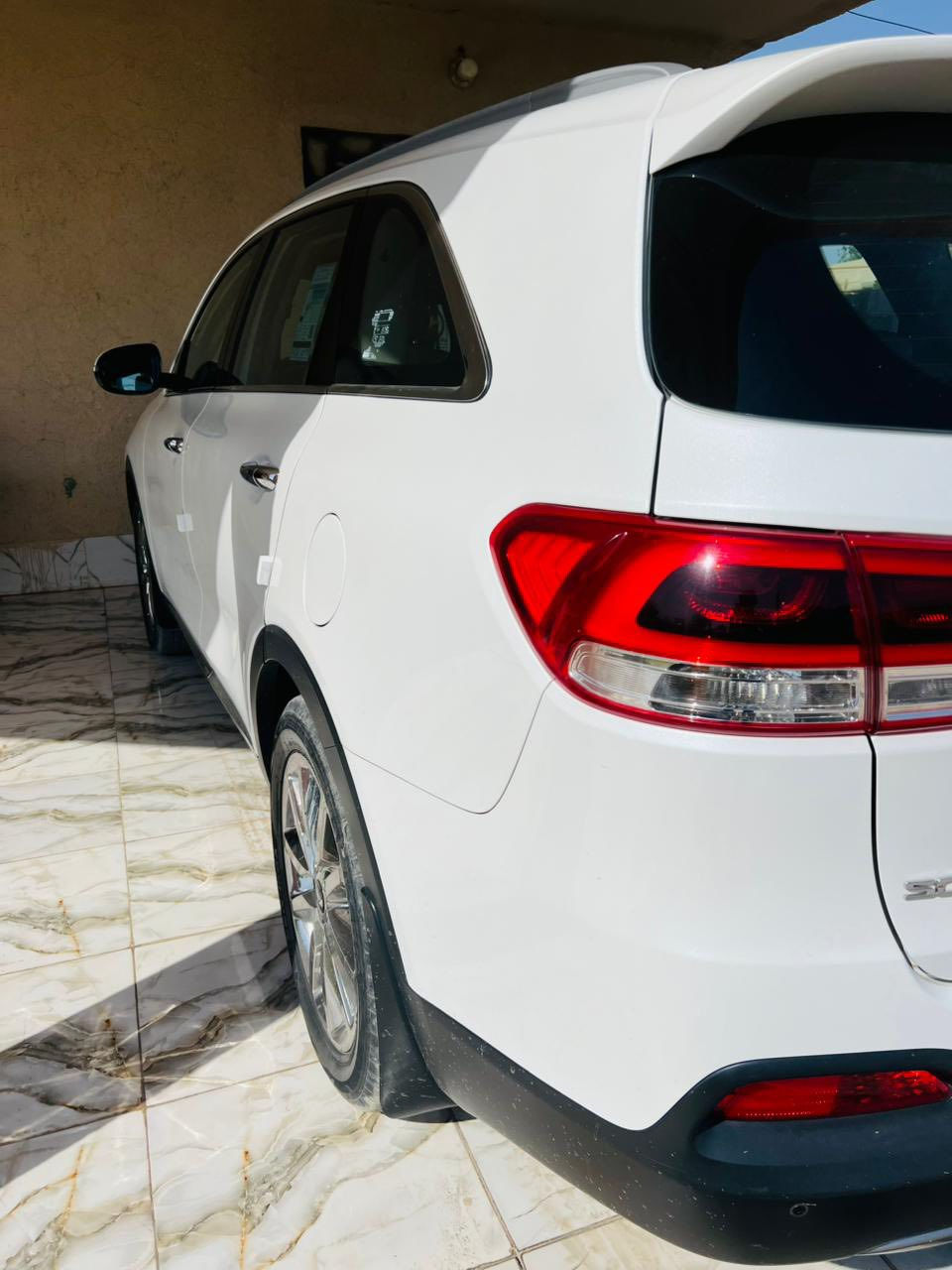 سورنتو ١٧ للبيع. خليجي مكفوله مكاني العلم. وباسمي.  رقم سليمانيه. وهاذه رقمي ***********
