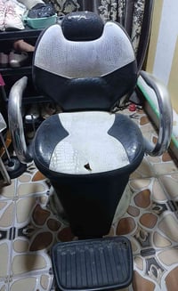 كرسي حلاقة • الجك واكف • القرنة / السوق