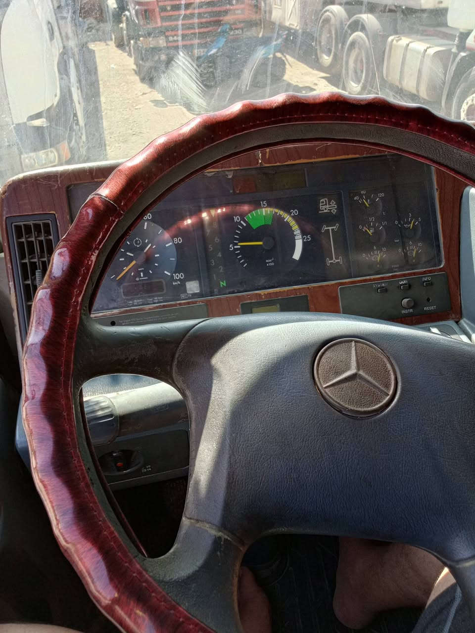سلام عليكم للبيع اكتروز ميكا 1998 رقم بغداد نكليزي مكينه 8  1848 جيبيس طوناج كله كامل كبل لشغل 36بياضات 33اسود  العنوان بغداد الإسستفسار *********** غير متواجد على الفيس
