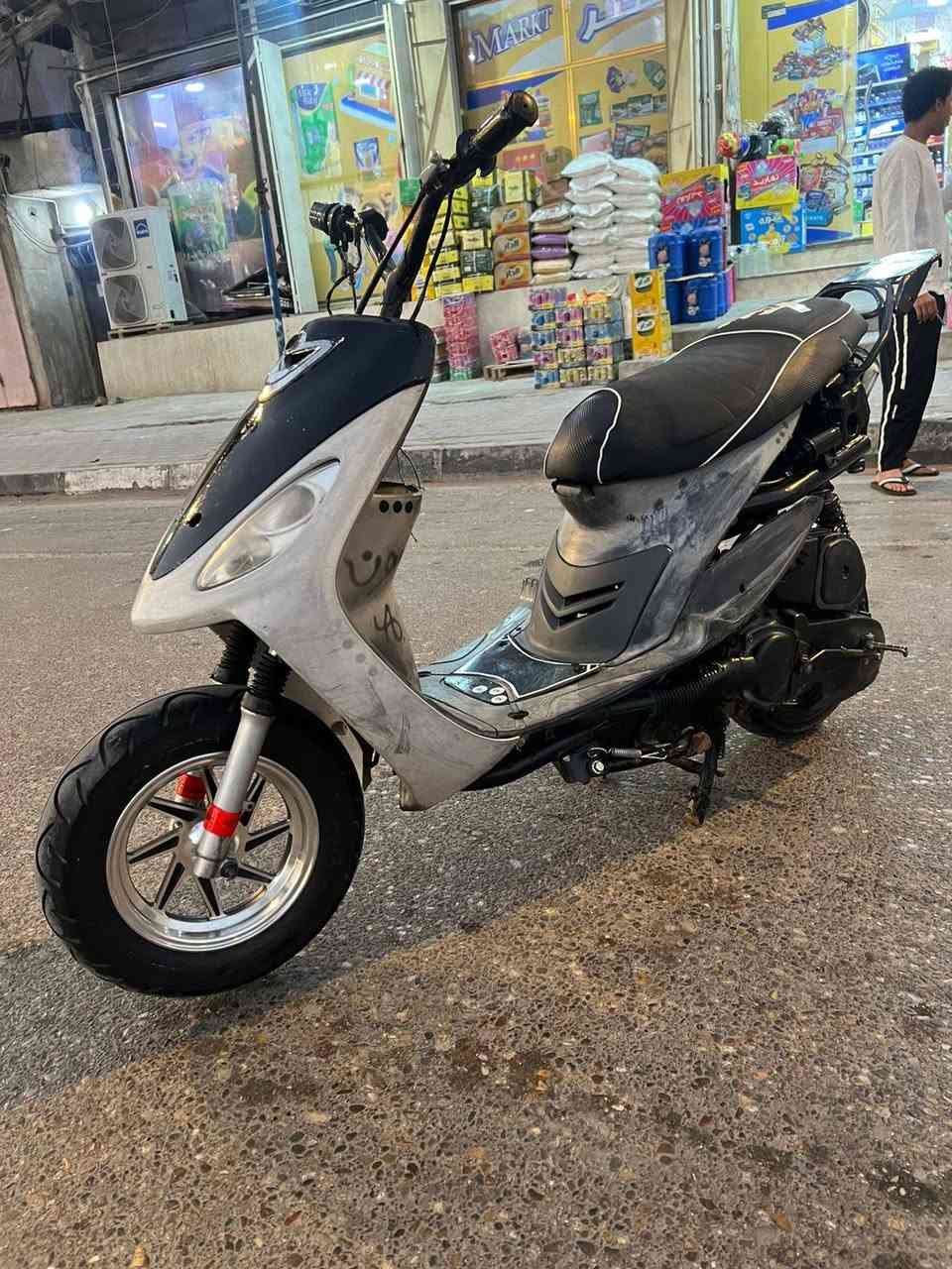 السلام عليكم مكلف ب نشر
ماكس قجمه حربيه 
كلشي شغال كلوبات سلف هندر
 مشيها يدك معدل ١٠٠ 
بس نقصها جوزه 
السعر 550 بيها مجال بسيط 
مكان بصره امن داخلي 
***********
