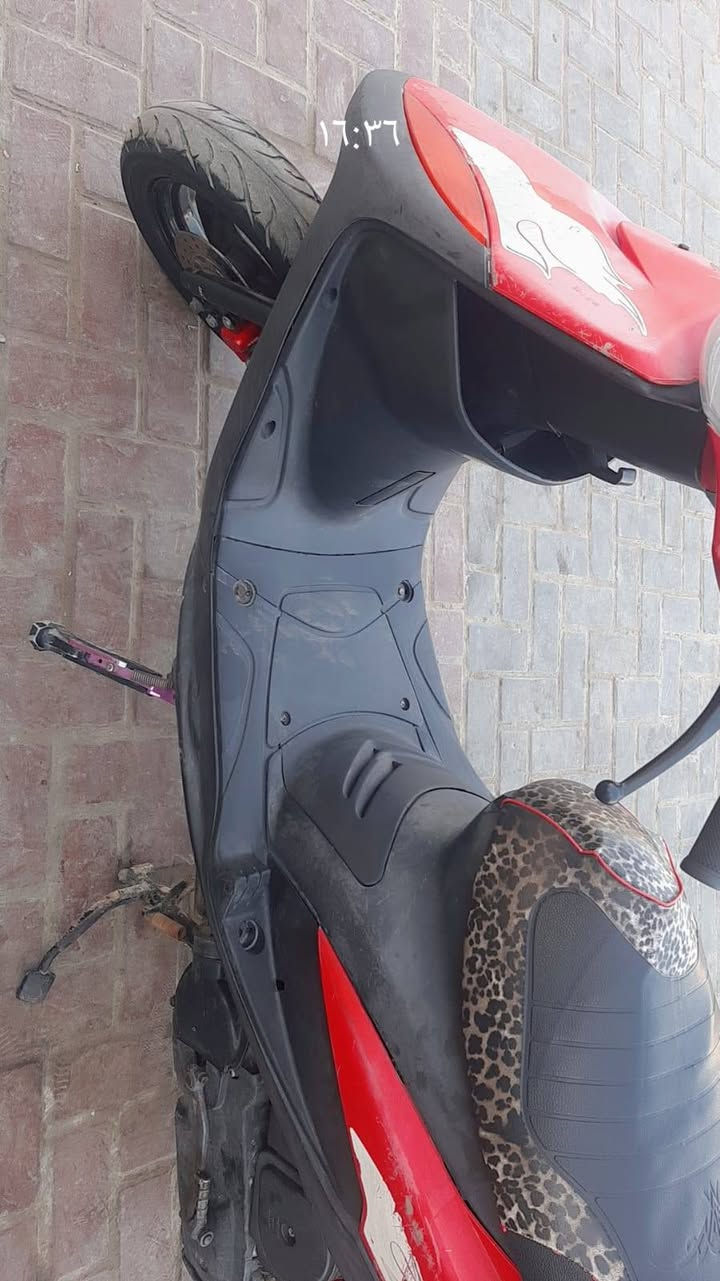 سلام عليكم
دراجه عدلة حلوه سعرها ٦٥٠ الف 
وبيها مجال حك الجيه مابيها نقوصات نكره سلف نكره هندر 
دراجه تاخذها بالك مرتاح مكينه ناعمة ومكفوله كفاله عامه 
مكاني الدورة ***********
