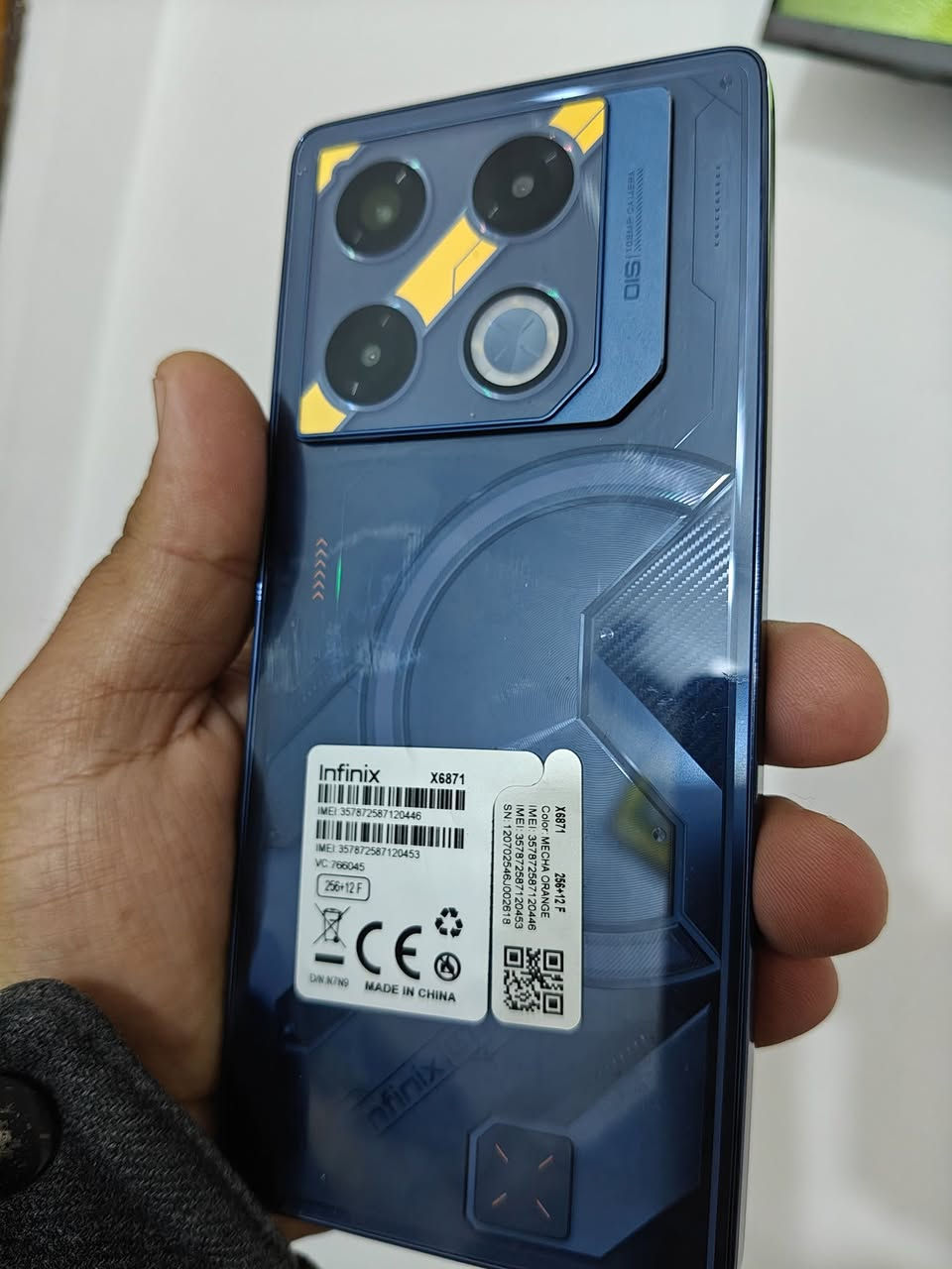 انفنكس gt20pro ذاكرة 256رام 12+12 كامرة 108 معالج دايمن ستي 8200 بوبجي 120فريم كامل ملحقات نظافة 97 بالمية السعر خاص او اتصال *********** الكوت المركز
