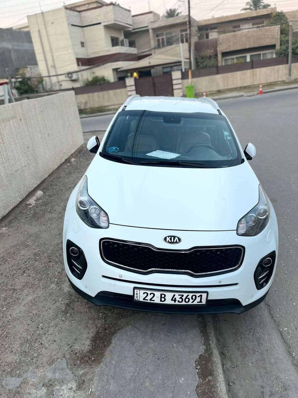 السلام عليكم 
سبورتج 2017
خليجي  نص فول 
كشنات جلد 
حساسات خلفية 
حساسات امامية 
مري شفط 
داخل حمصي 
مكينة 2000 دوش 
بك لايت ايل ايدي 
زركات لايتات. امامي 
تحكم ستيرن جهتين  
ويل 19 
سبير منازل جديدة السيارة ع وضع الشركة 
مكفولة كفالة 
بيهاا بارد 4 اصابع
وبيهاا شخط ع كد اصبع 
مكاني بغداد حي الجامعة 
***********
السعر175
وبيهاا مجال بسيط
