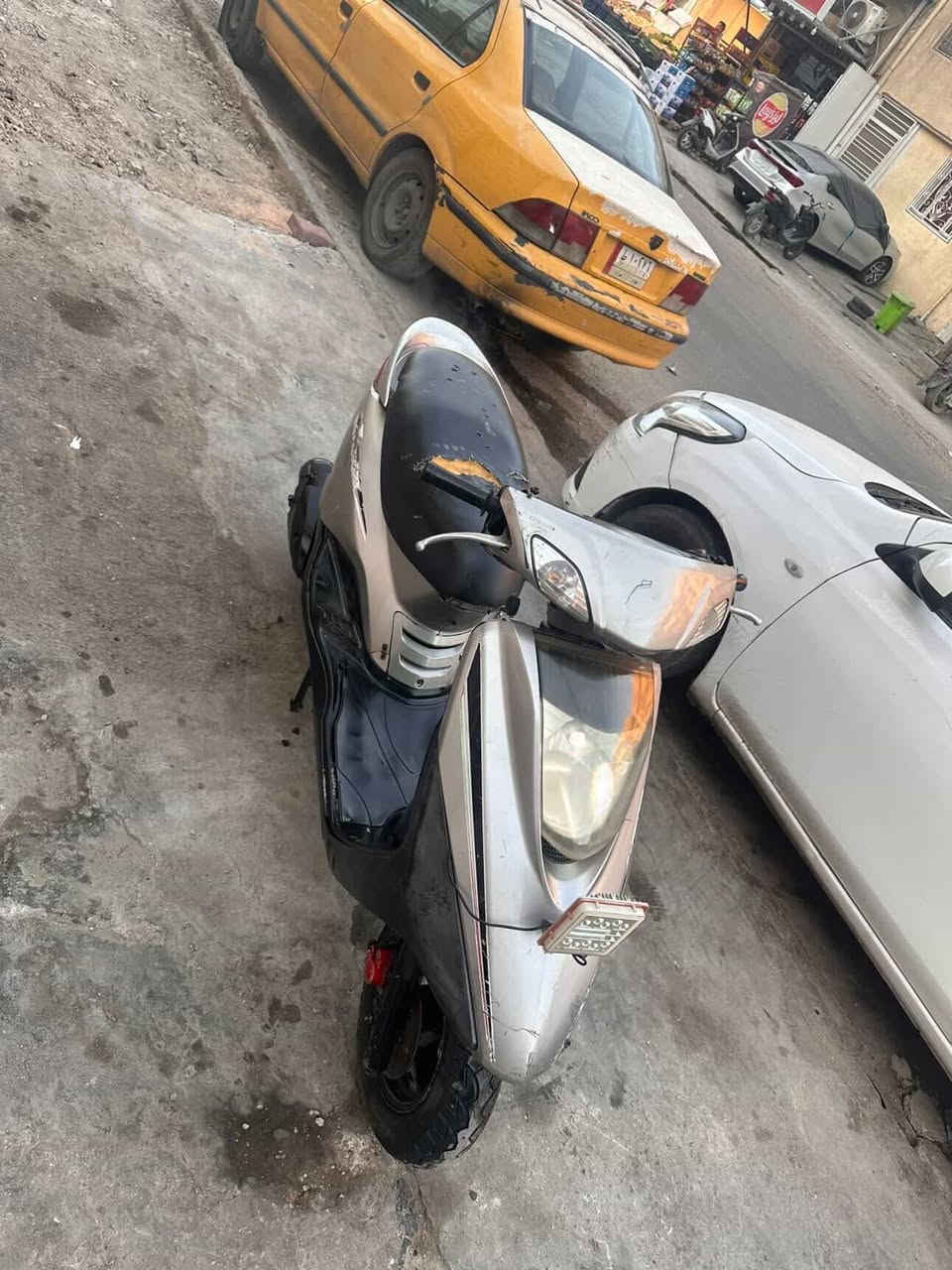 سلام عليكم ورحمة دراجه إبريز كلش نضيفه مال جناي الدراجه بيه نوقوصات كلش قليله وشلعه ومعدل ومكينه حلوه ما مفتوحه كابريتر زوج تايرات جدد (السعر 500 ) وبيه مجال للطيبين رقم *********** //***********
