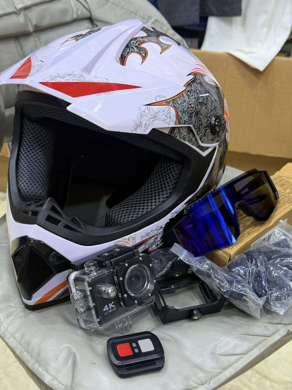 قياس الخوذه M
سعر 35 مع توصيل 

خوذه + نضاره + كامره دراجات 4K واي فاي


**إذا كنت صاحب هذا الإعلان وتريد حذفه لأي سبب، رجاءا أرسل رسالة إلى الدعم الفني**