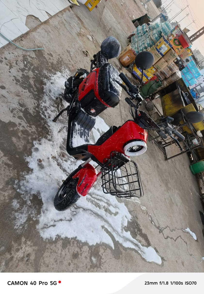 سلام عليكم عندي دراجه شحن لبيع كلشي مابيها كامله مكاني بصره زبير مربد قديم ***********
