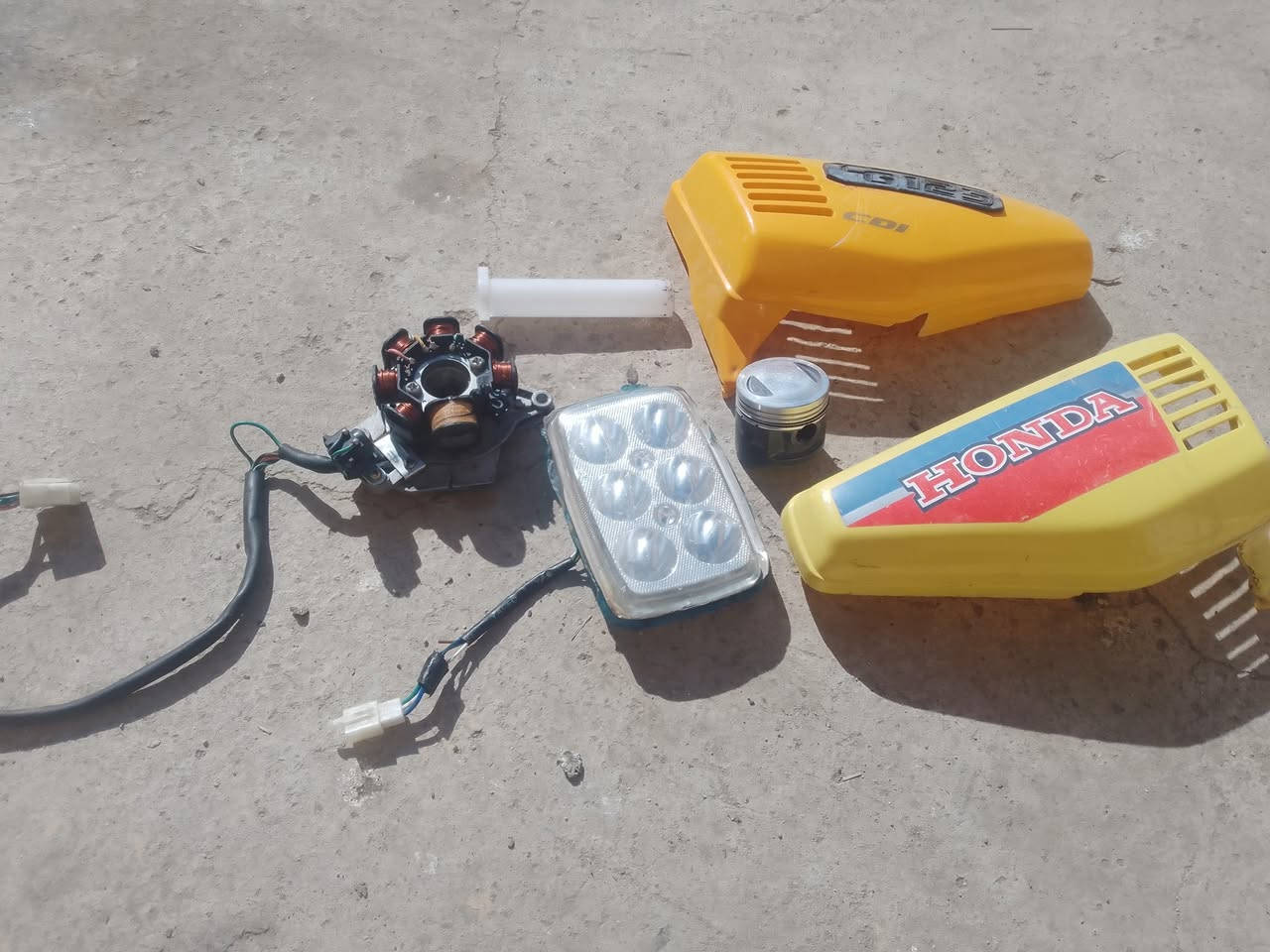 السلام عليكم غراض دراجه للبيع جداد بعد ما مشتغلات فقط بيهن بس لايت مستخدم باقيات جدا اتصل علي وبخير ويدلل ***********
