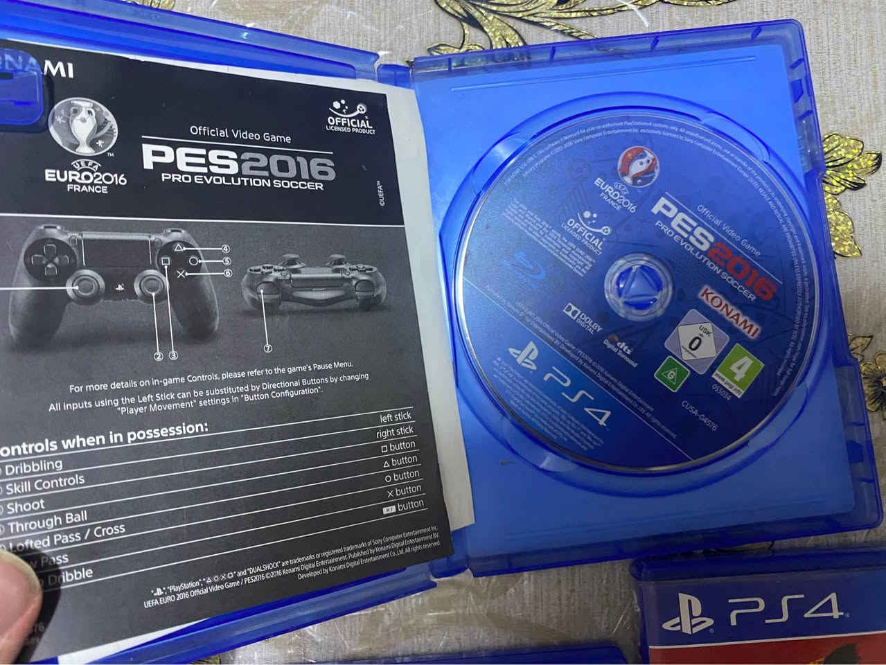 بلي 4
ps4
مستعمل استعمال جيد سعره ١٨٠
العاب وياه ويدتين وكامل ملحقاته
وياه هم كم قرص 
مكاني بابل السياحي 
رقمي للتواصل *********** حلة, بابل
