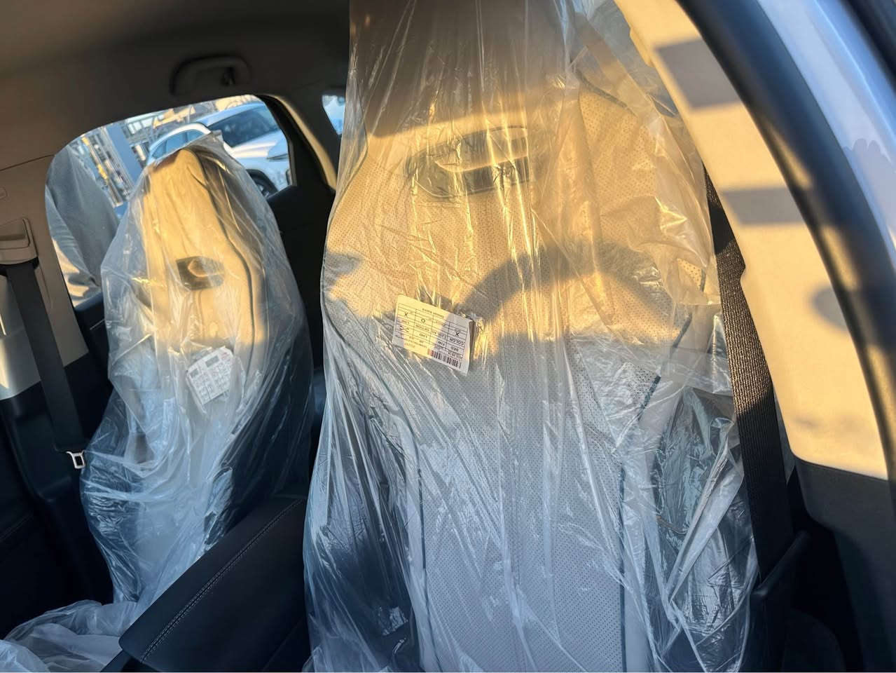 سلام عليكم بي وايدي  دسترويل داخل ابيض 2025 رقم بصرة بأسمي تحويل ثاني سياره جديده كامله ملحقاتها واير شحن مثلث جهاز نفخ ماشيه 5000 مكاني بصره *********** )*********** البصرة, العراق
