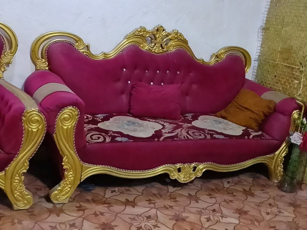 سلام عليكم للبيع قنفات عداد4فول نضافه تعال خاص وثه رقمي***********وبخدمت الشراي
