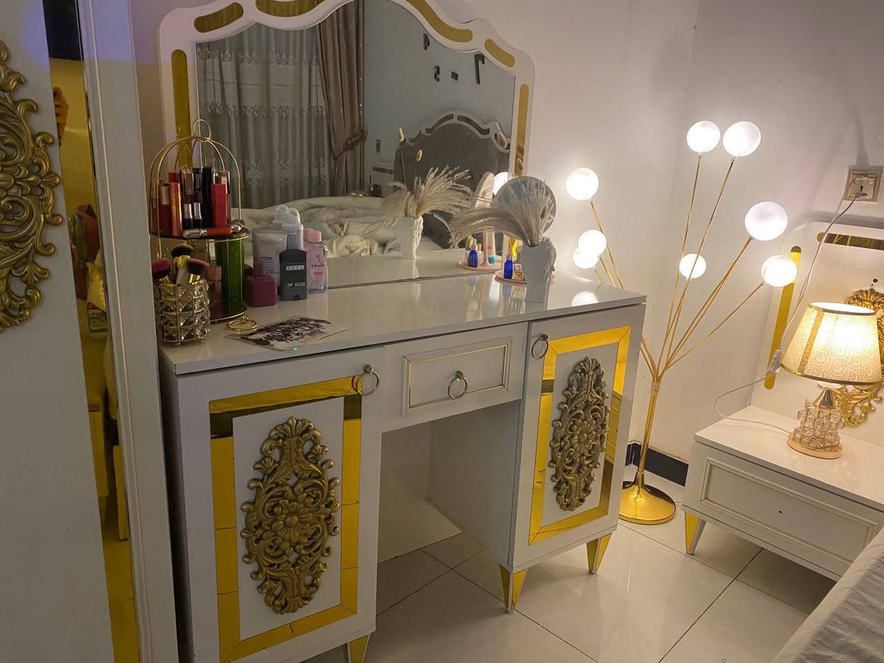 غرفه تركيا 7قطع نضيفه السعر 460قفل عنوان بغداد غزاليه
***********
