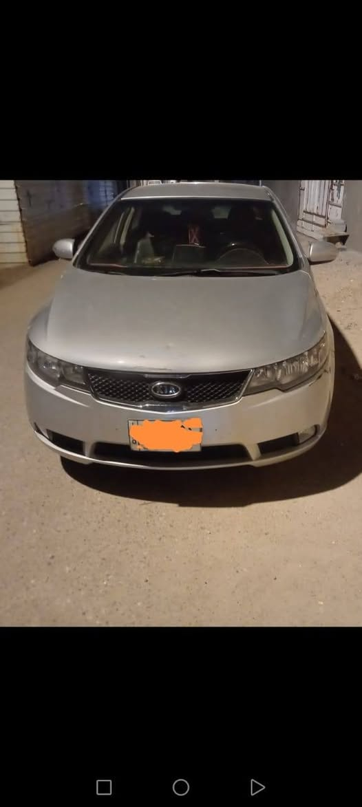 سلام عليكم سيارة ادوات كصة جنطة سيراتو 2009 فول مواصفات ما عدا الفتحة مكينة كير حدادية تبريد ثلج تتفئة سيارة فول شرط رقم بغداد السعر 42 وبيهة مجال العنوان بصرة الرقم ***********
