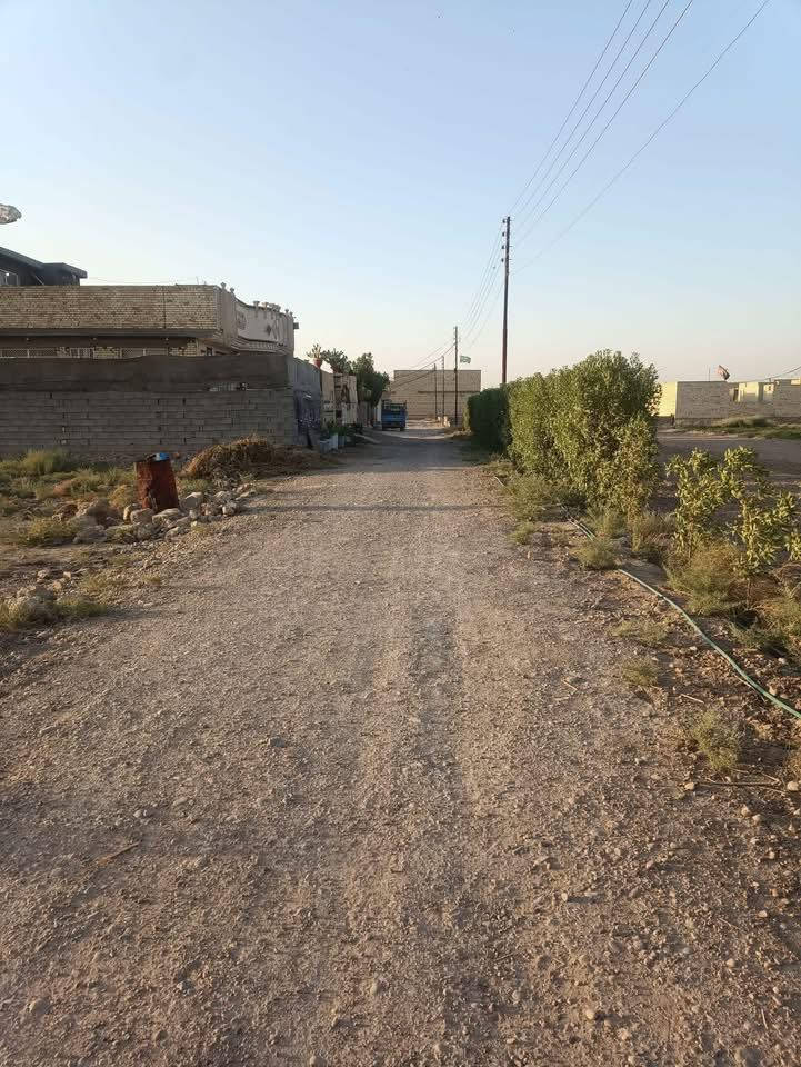 السلام عليكم يتوفر قطع اراضي المساحه // / 200 / 100 حي البتول الزراعي شارع مدرسه الخيرات نهايته ع ايدك ليسره سند 25 خدمات مي اساله وكهرباء وسحب وكابينات نت  *********** ملاحضه
