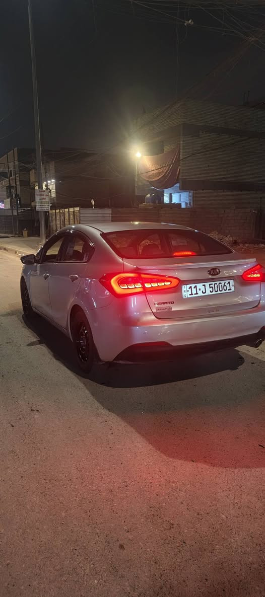 السلام عليكم سيراتو 2013 شكل 15 سياره فول مواصفات فتحه تحكمات ستيرت بصمه فول من الخير كير ومكينه وتبريد خير من الله تخم تايرات جدد السياره معروضه ب 115 وبيهه مجال رقم ***********
