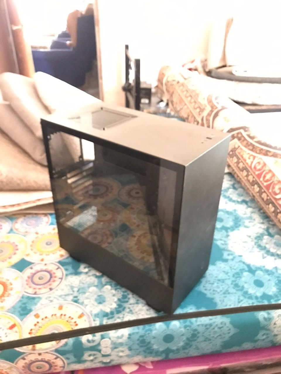 كيس NZXT لون اسود طافي
الكيس نضافته جدا عاليه 
استخدام مده قليله و تخزن 
لون اسود طافي و ما عليه اي ضرر 
ملحقاته عدد ٢ فانات مالوكاله 
و يجيك ويه الكيس بكج فانات U2K باللون الاسود الطافي 
سعر ٥٠ الف (ما تلكه هيج كيس و وياه فانات بهذا سعر)
سبب البيع قطعه زايده ما محتاجها 
للاستفسار: ***********
