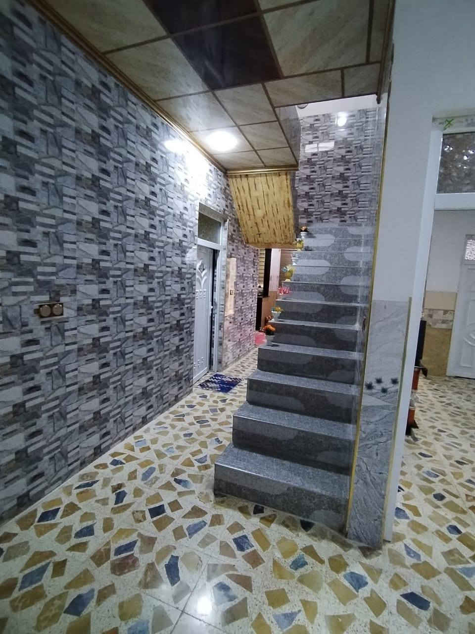 دار للبيع 200 متر قرار 20 داخل بل تمليك بلدية معاملتو 
حي السماح الثانية قرب مدرسة الأمام الزهري أو الملعب 
يتكون من غرفتين نوم وهول وستقبال ومطبخ وصحيات وبيتونة
بناء حديث الاستفسار انتصل عل أرقام 
***********
***********
موقع المكتب حي عدن شارع التنانير قريب عل صيدلية اليمامة مكتب قصر الريان
