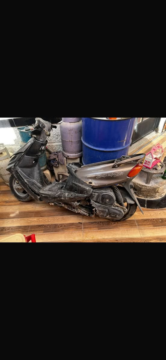 ابيعلك كوم حديد الدراجة واضحة بل صور
سعر 150
مكاني بعقوبه التحرير 
***********
