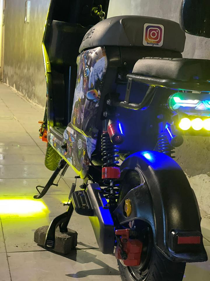 دراجة شحن R9 للبيع نضيفة جداً موشمه
كهربائيات كلهه شغالة وكاملة مكملة من كلشي 
بطاريات عدد 5 
للبيع السعر 450 وبيهه مجال للطيبين 
الرقم : ***********
العنوان : البصرة الأمن الداخلي
