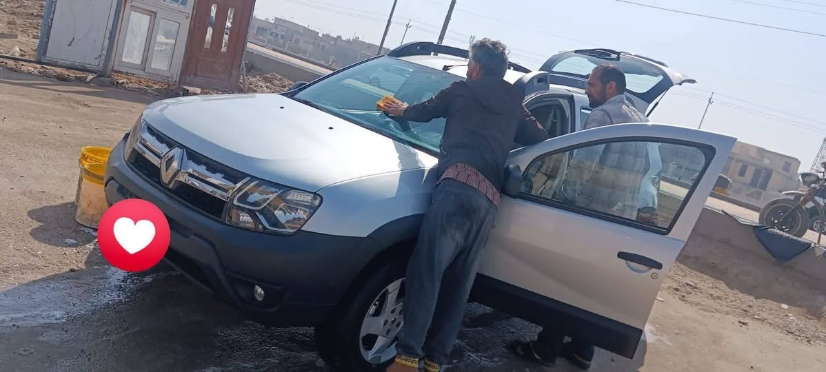 رينو داستر موديل ٢٠١٨ مكفولة جديدة مال بيت  مكينة 2000 رقم بغداد
السعر ٩٨ بي مجال قليل 
رقم تليفون  ***********
