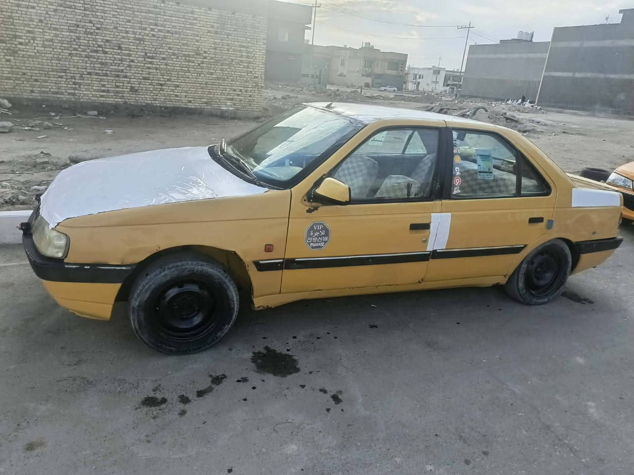 السلام عليكم بيجو 405 موديل 13 رقم الماني تحويل فقط هيه وغرامات عل مشتري سياره جاهزه  مابيه نقص السعر 14 ورقه وبيه مجال قليل مكان السياره ناصرية مركز الشراي ينتصل مكلف بل نشر ***********
