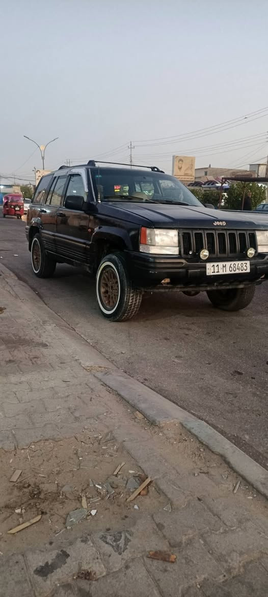 سلام عليكم جيب للبيع موديل 1994
مكينة 2500
رقم بغداد دولي
بأسمي 
السعر 42 
الهاتف
‏‪***********‬‏
