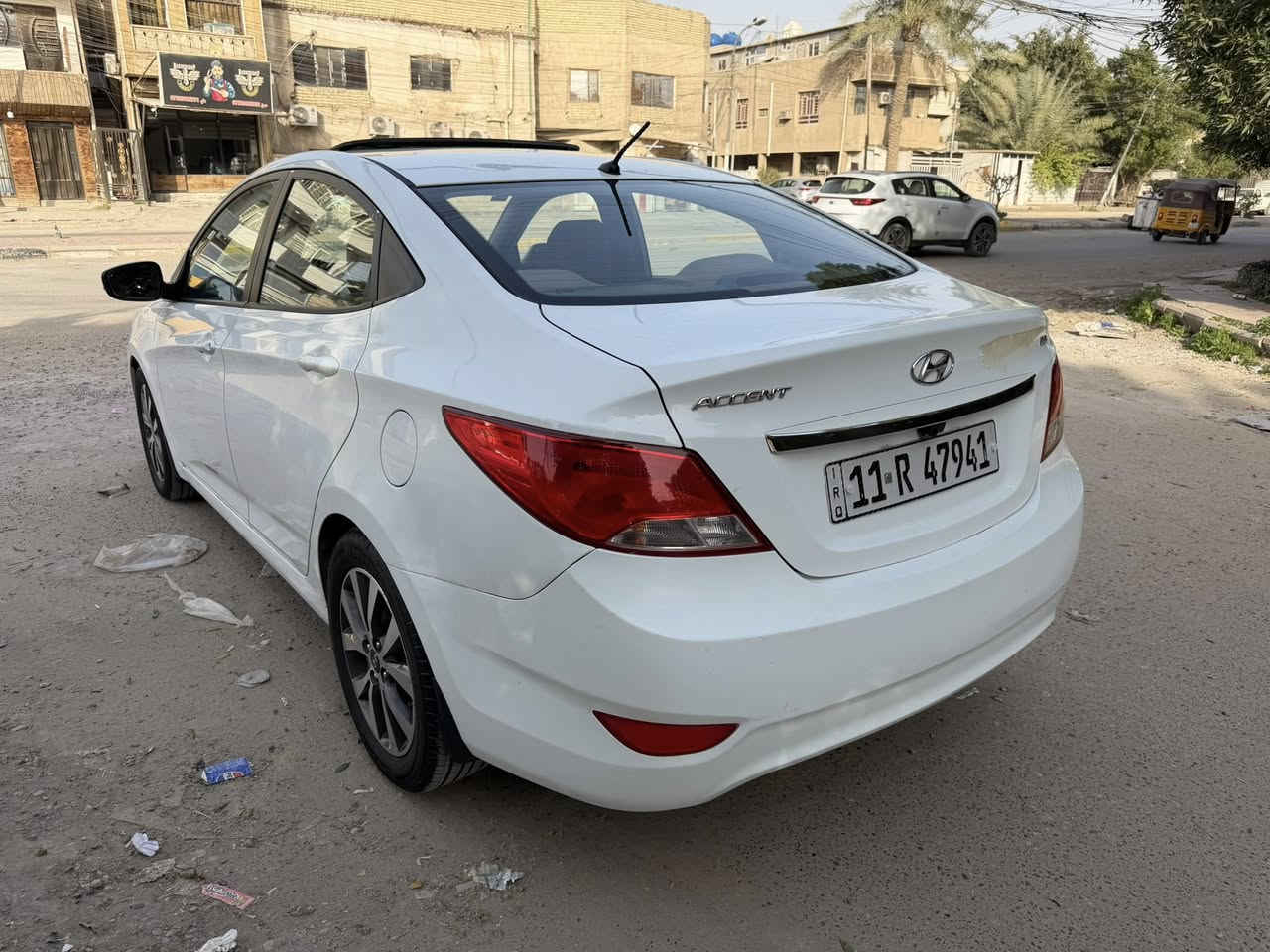 السلام عليكم اكسنت 2016 خليجي فتحه سياره عله وضع الشركه رقم بغداد بسمي مكفوله من الضربه ول تبديل ول بارد شبر صبغ موضح بل صور فقط محرك 1600 ماشيه 70 سبير منازل السعر 117 بيها مجال  مكانها بغداد حي القاهره ***********
