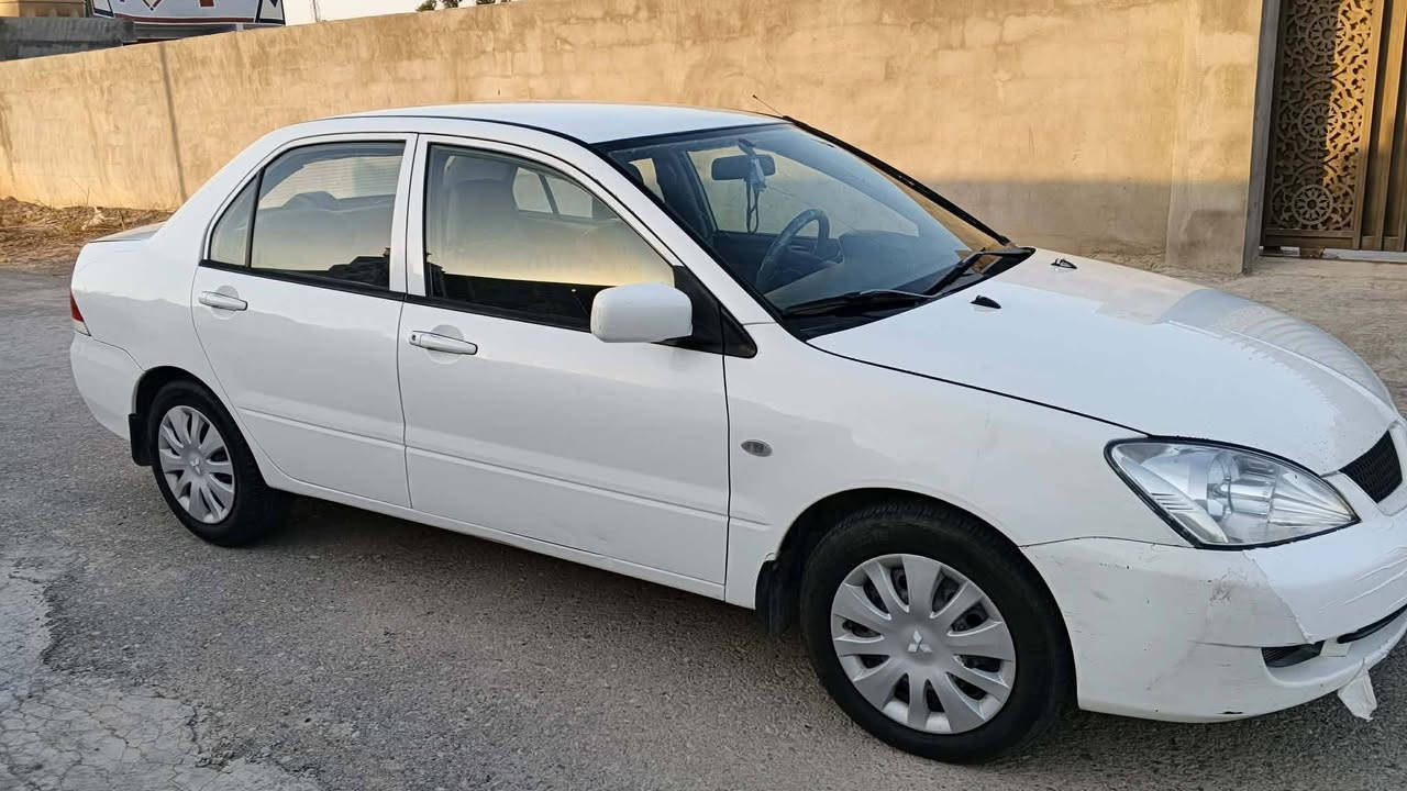 السلام عليكم
لانسر للبيع مكينه كير كفاله
خير من الله مال بيت السيارة مامتعوبه
السعر 80 #
الاستفسار ***********@
