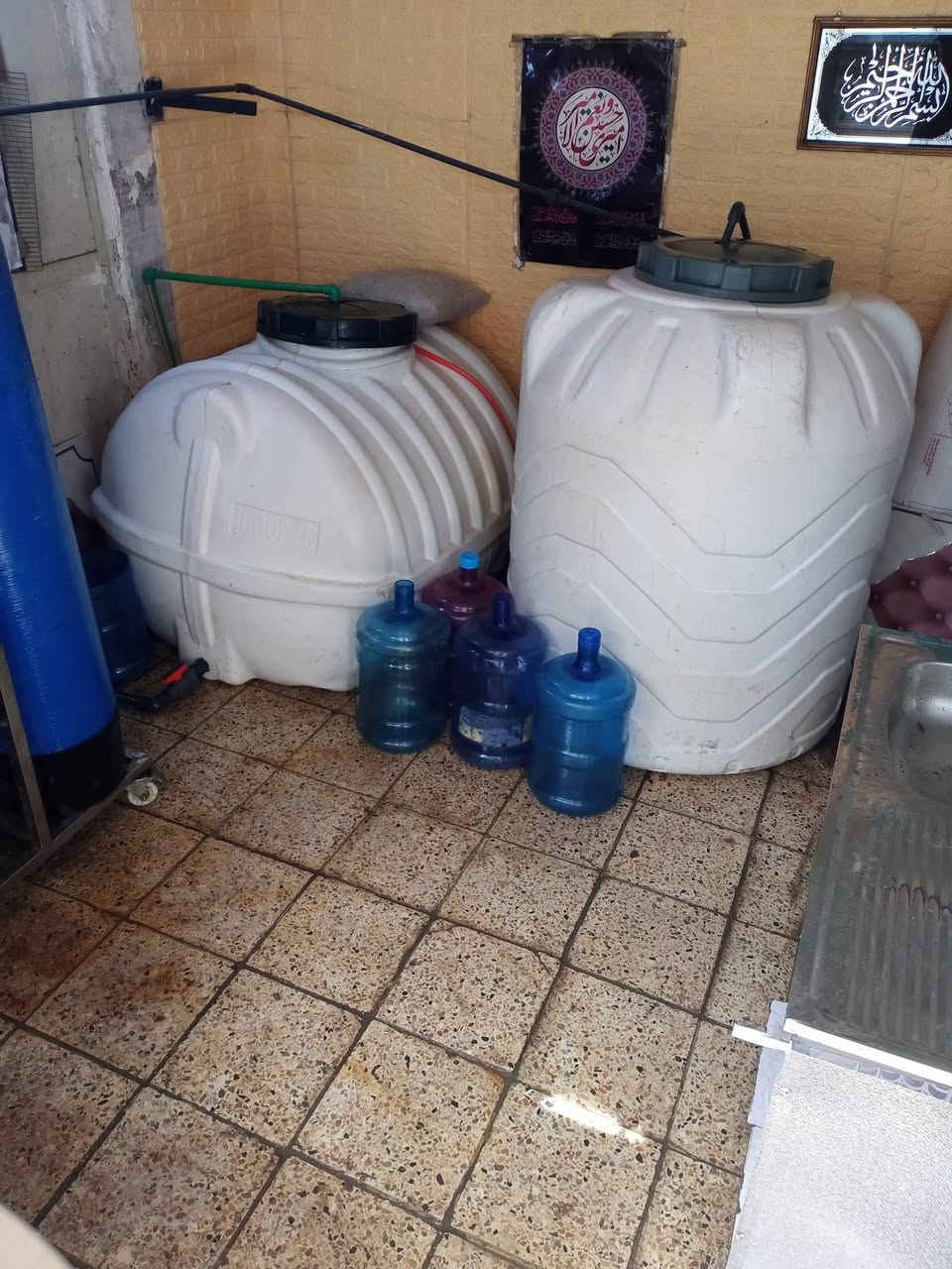 السلام عليكم محل كامل للبيع
محطة ام 250.  اخت الجديدة جاهزة من كلشي ممبرين جديد بل باكيت.  مستخدمة شهرين بس. ..

مع تانكيات ام 1000 عدد 2 

بسعر مناسب جدا..

 مكاني بغداد الكرادة..

***********
